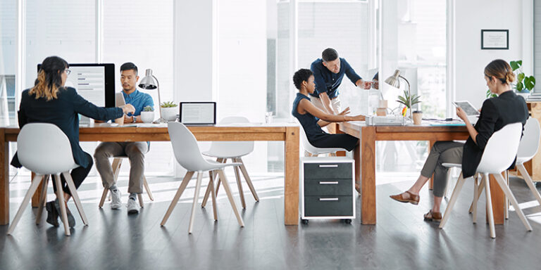 Une bonne posture au travail grâce à l’ergothérapie et à l’ergonomie