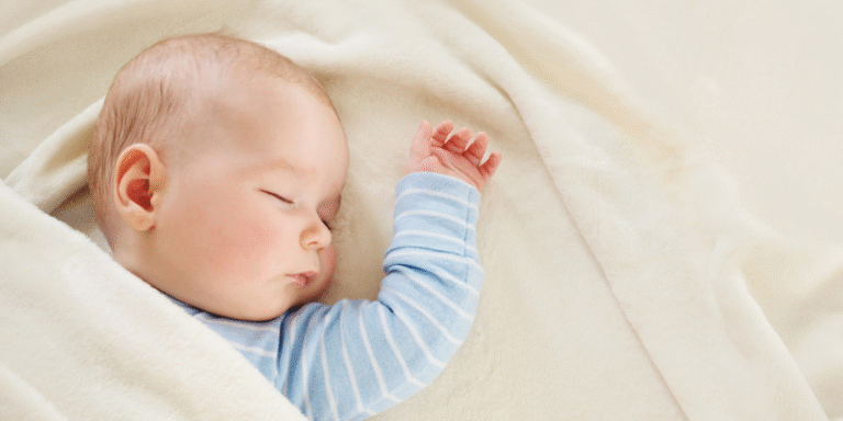 Le torticolis et la tête plate chez le bébé: faut-il s’inquiéter?